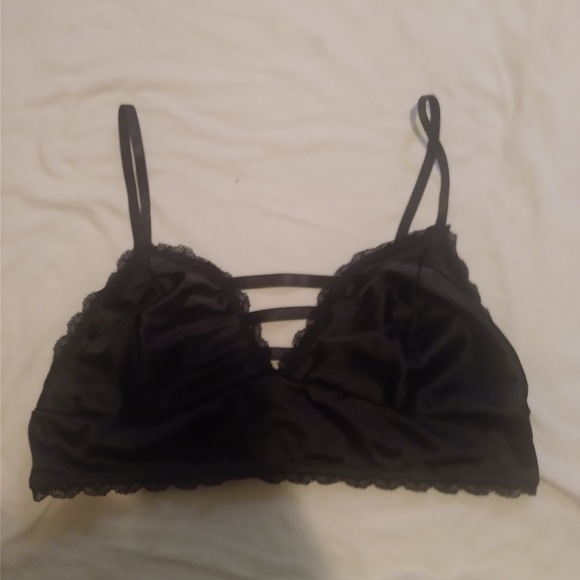 Frederick's of Hollywood Other - Frederick's of Hollywood Lace Trim Bralette